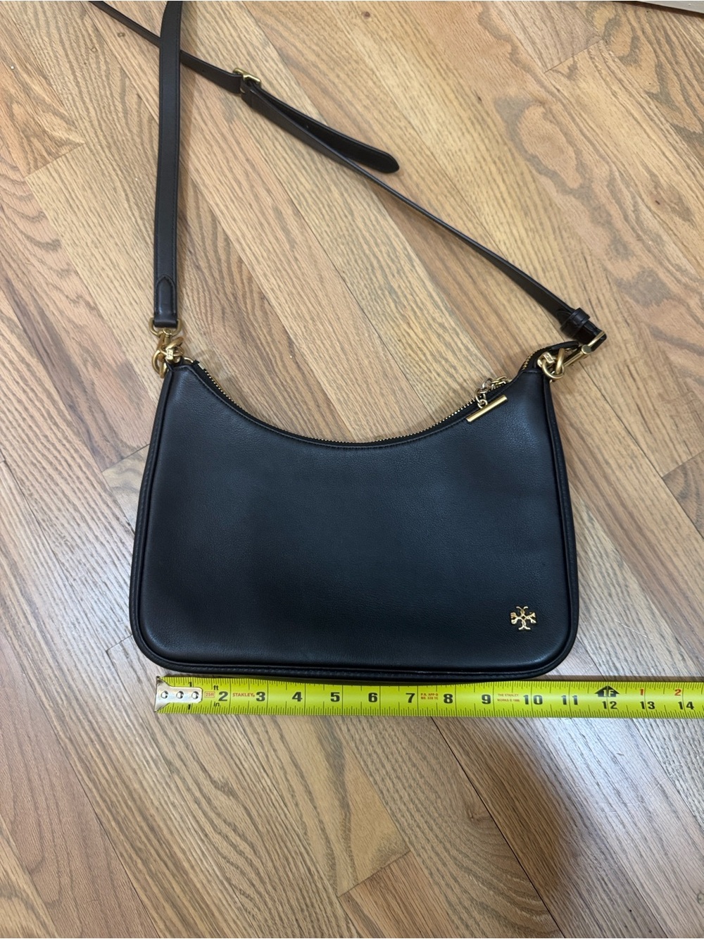 Tory Burch Black Leather crescent Shoulder Bag or crossbody with Gold Hardware - Picture 2 of 14